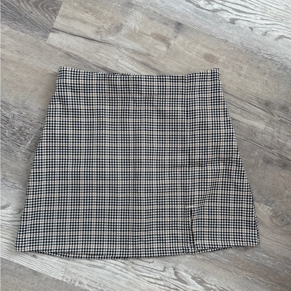 Hollister Black and White Plaid Mini Skirt
